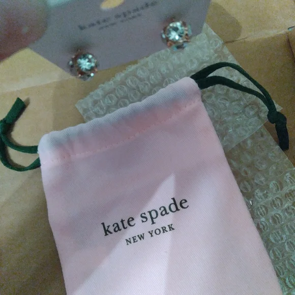 GORGEOUS!! KATE SPADE💢 FINAL MARKDOWN💢..KATE DID IT AGAIN... GORGEOUS EARRINGS - Picture 3 of 4